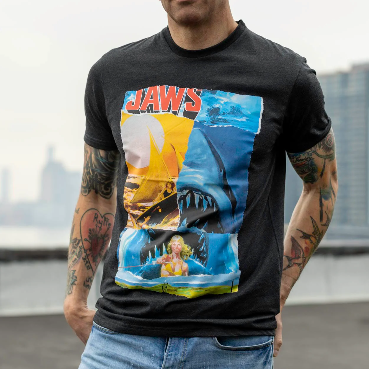 Jaws "On The Hunt" – Crewneck Tee