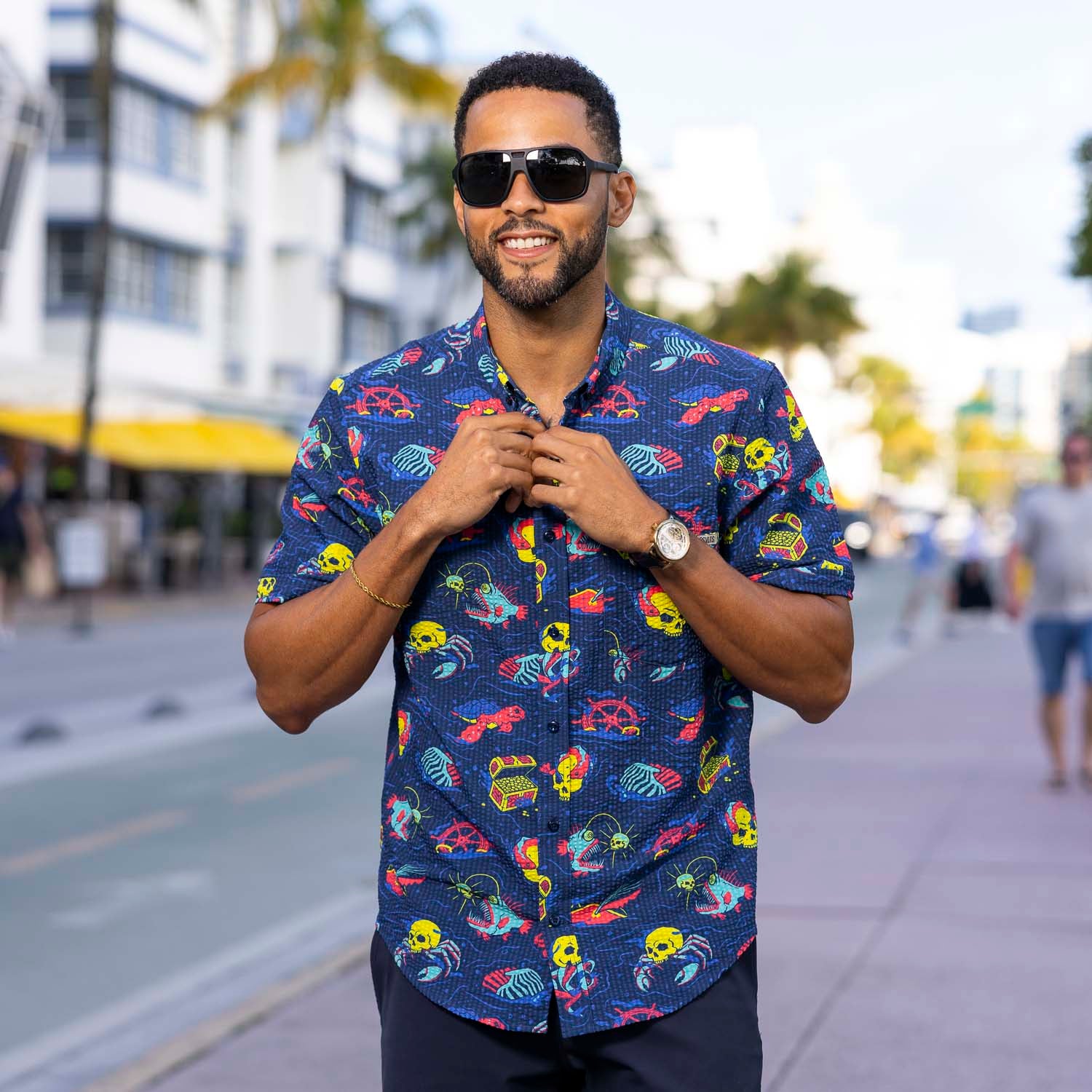 What Lies Beneath – Stretch Seersucker Short Sleeve Shirt - Image 3